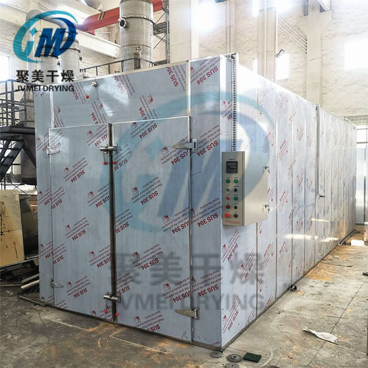 河北客戶大型非標熱風循環烘箱的待裝發貨現場